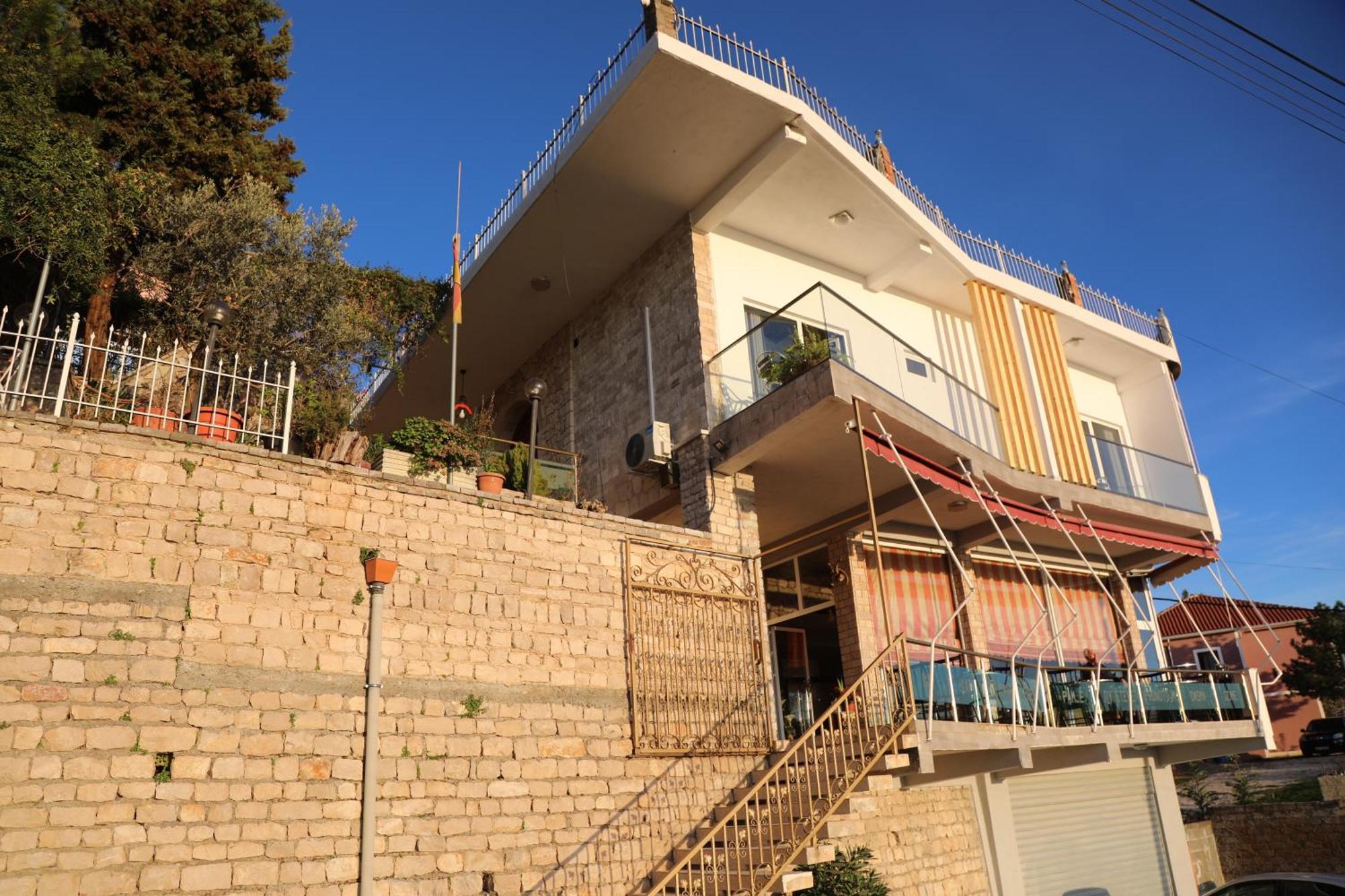 Pamja E Qyteteve Krujë Exterior foto